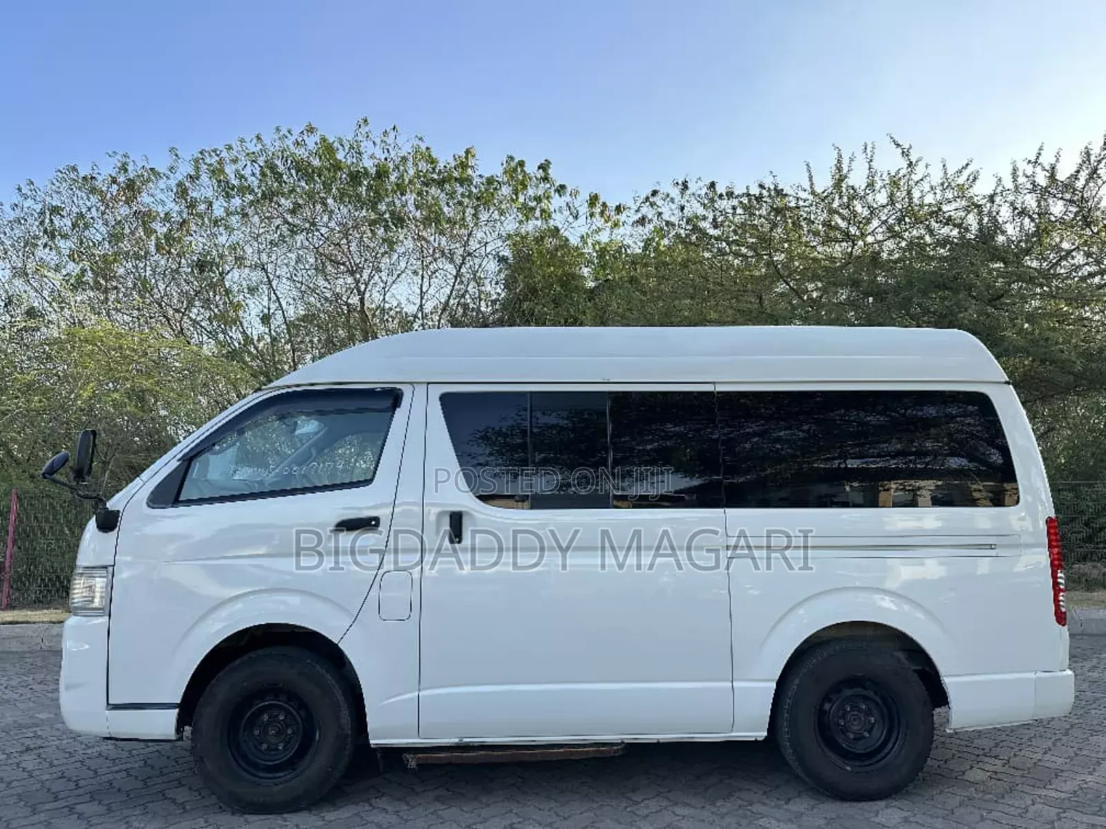 Toyota HiAce 2006 White