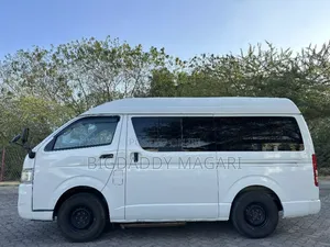 Toyota HiAce 2006 White