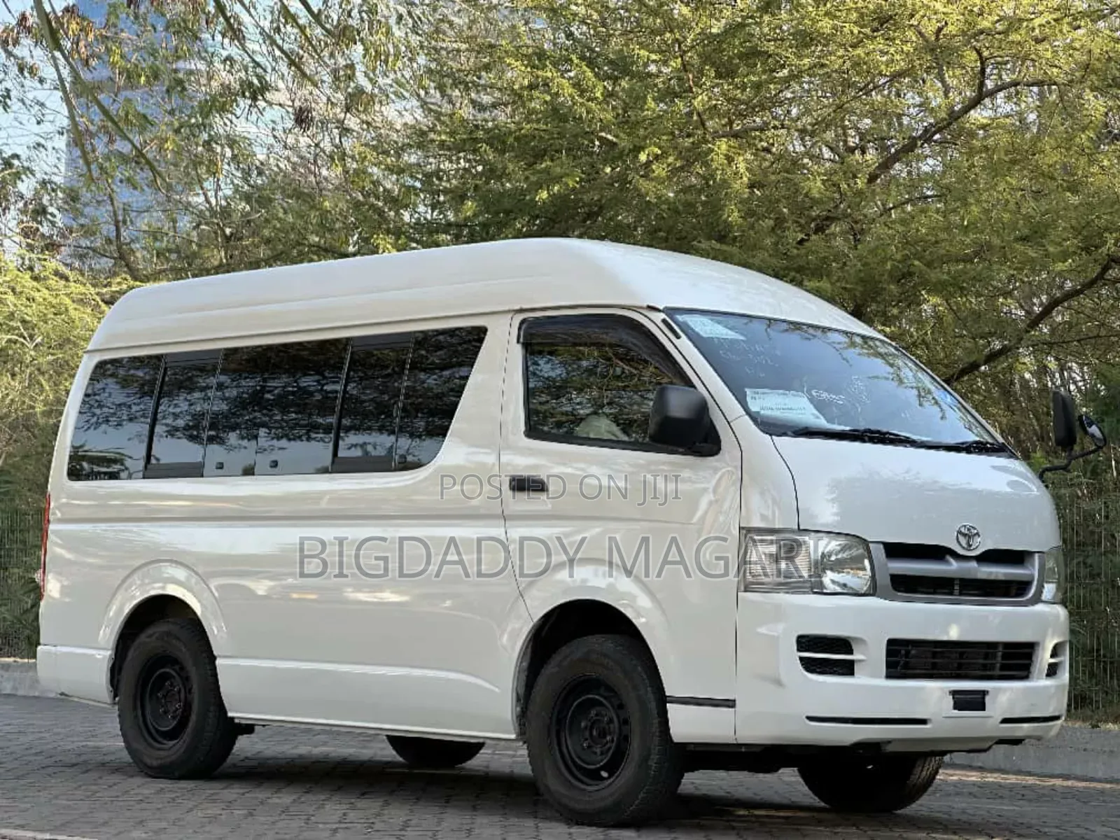 Toyota HiAce 2006 White