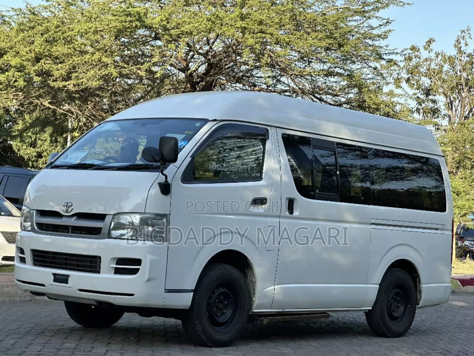 Toyota HiAce 2006 White
