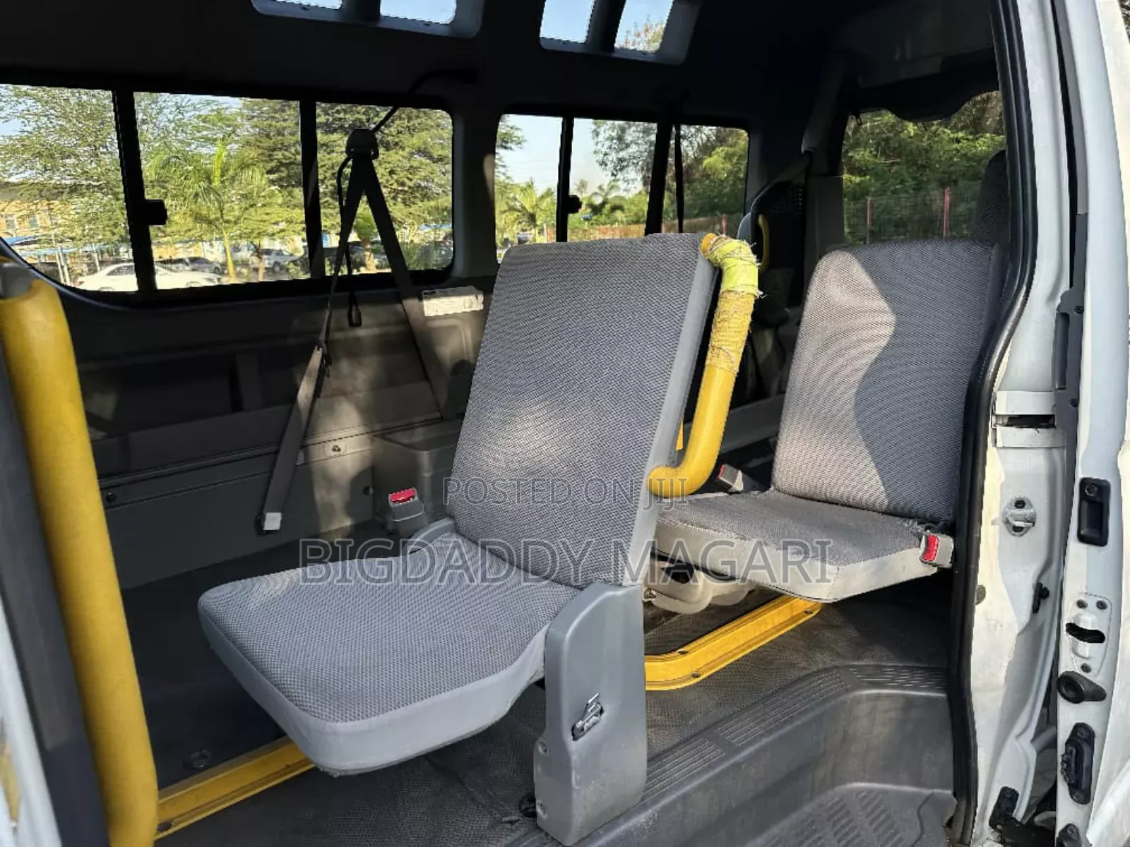Toyota HiAce 2006 White