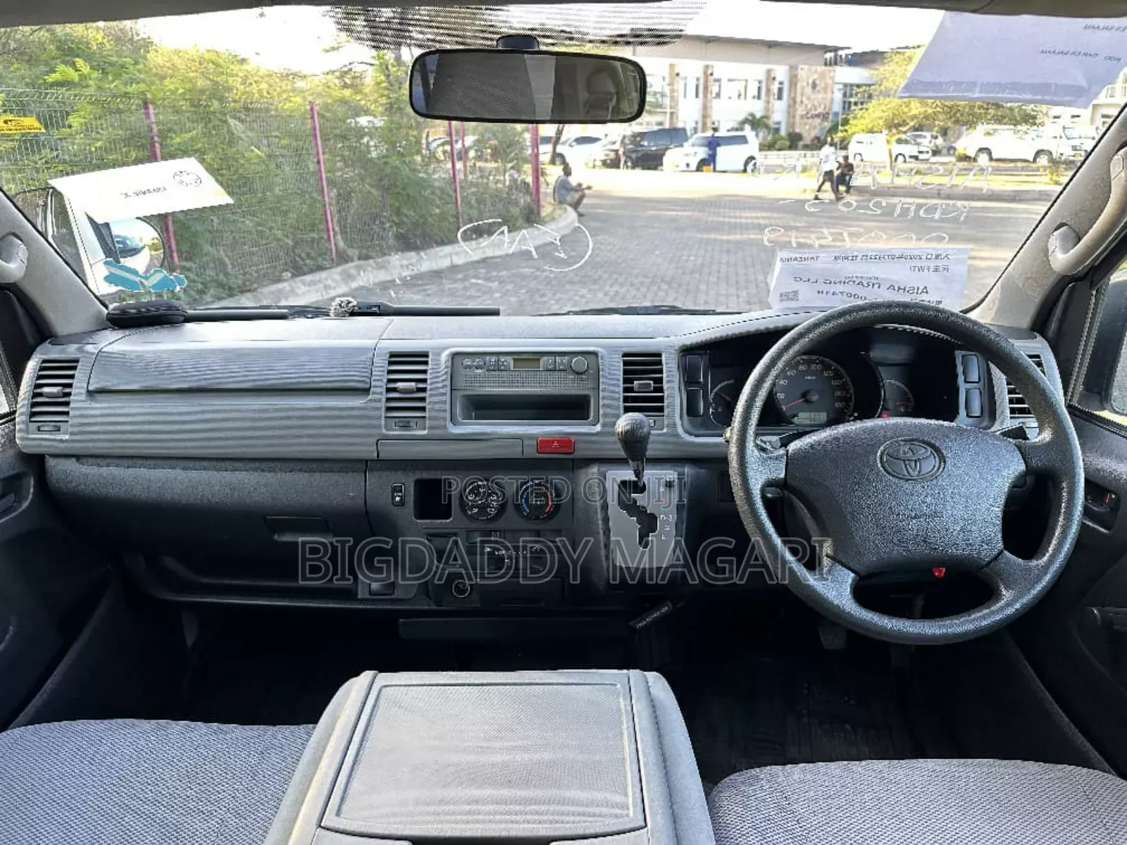 Toyota HiAce 2006 White