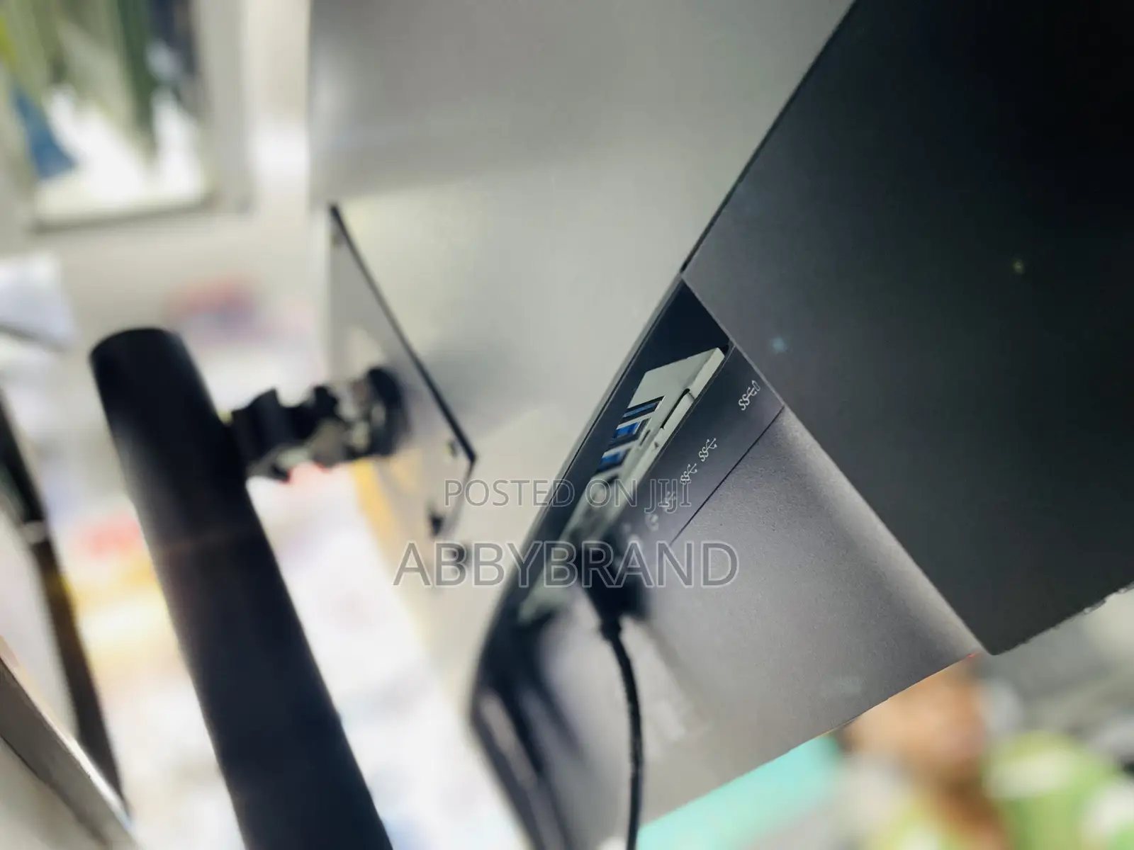 Dell Frameless, Curved and Frameless Monitor