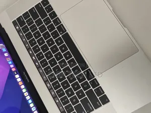 Laptop Apple MacBook Pro 2017 16GB Intel Core I7 SSD 512GB
