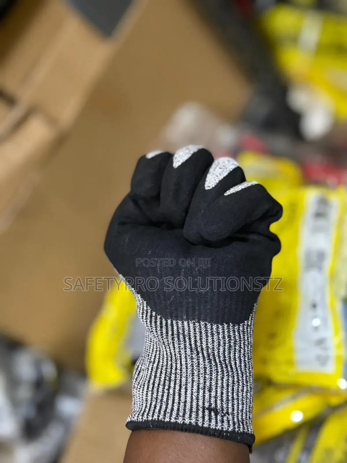 Heavy Duty Non Cut Gloves (Cut 5)