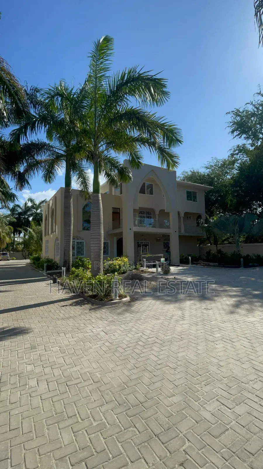 15bdrm House in Oyster Bay for rent