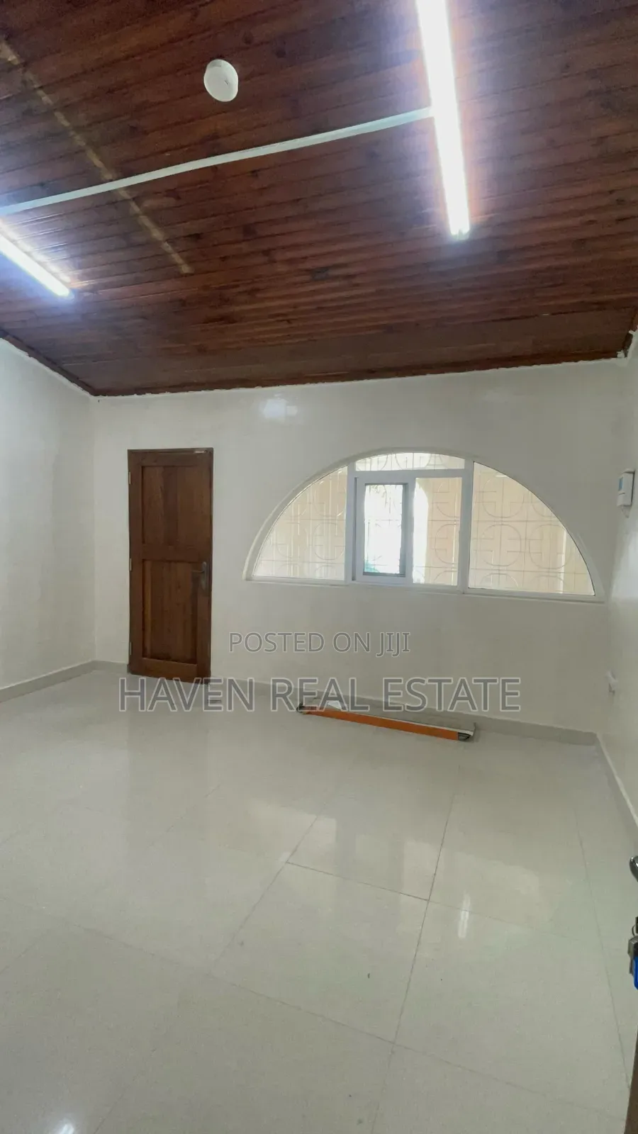 15bdrm House in Oyster Bay for rent