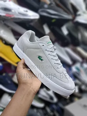 Lacoste Sneakers