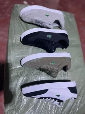 Lacoste Sneakers