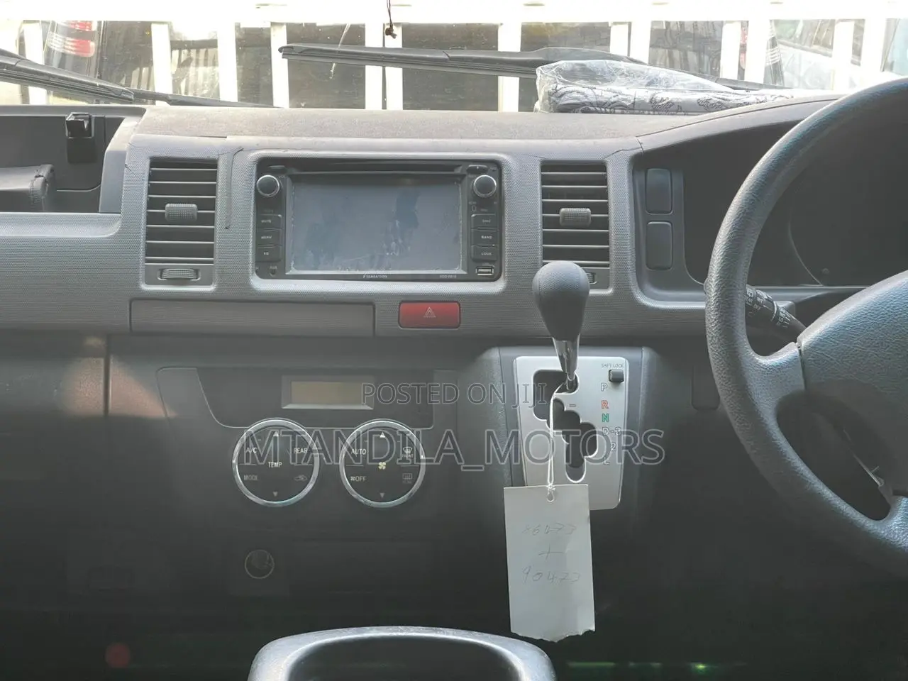 Toyota Quantum 2011 White