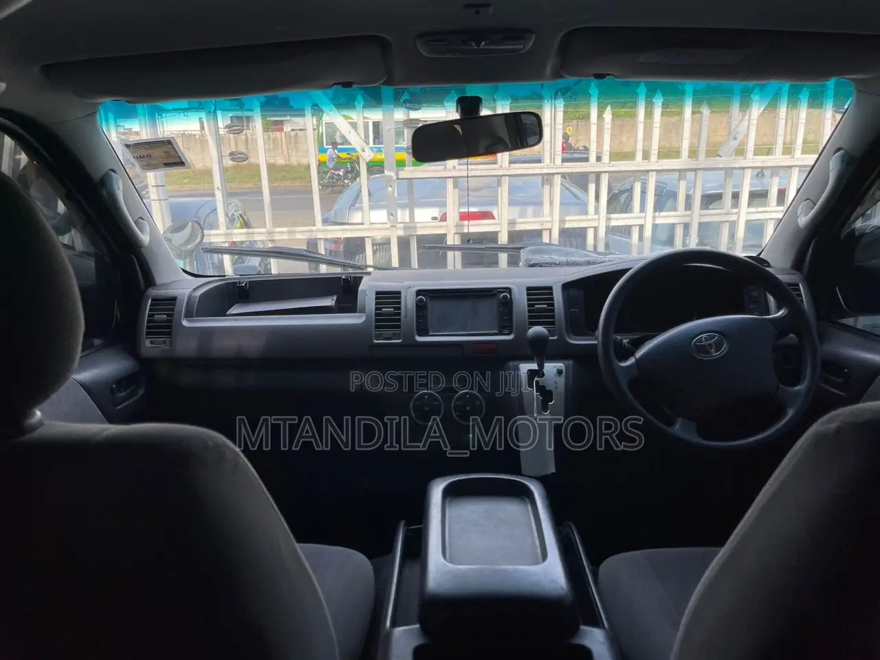 Toyota Quantum 2011 White