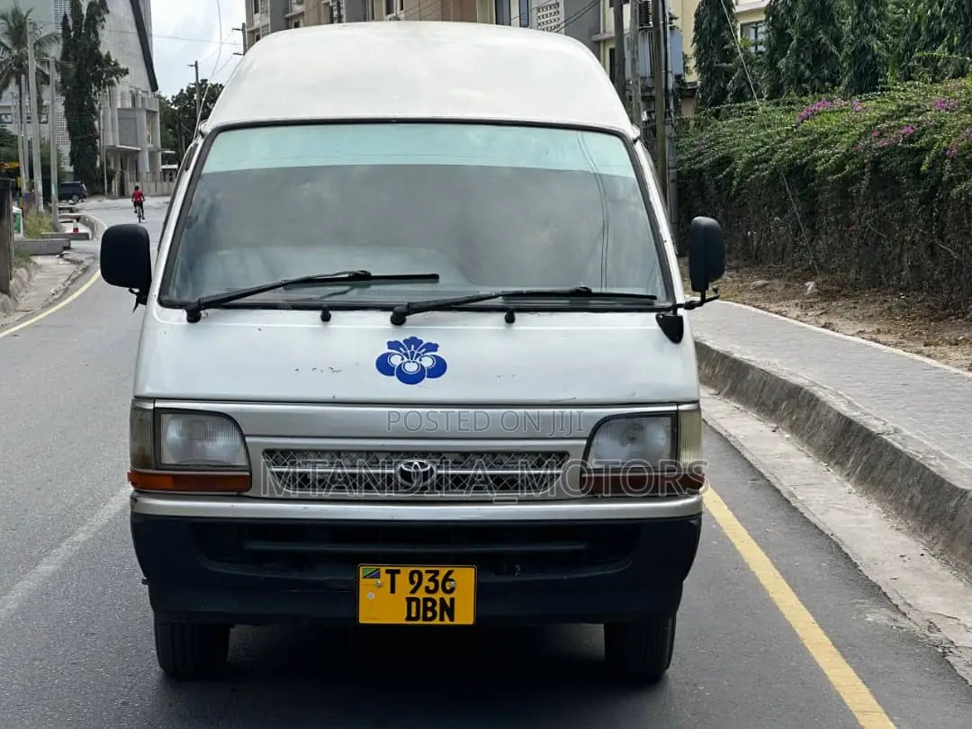 Toyota HiAce 1999 Green