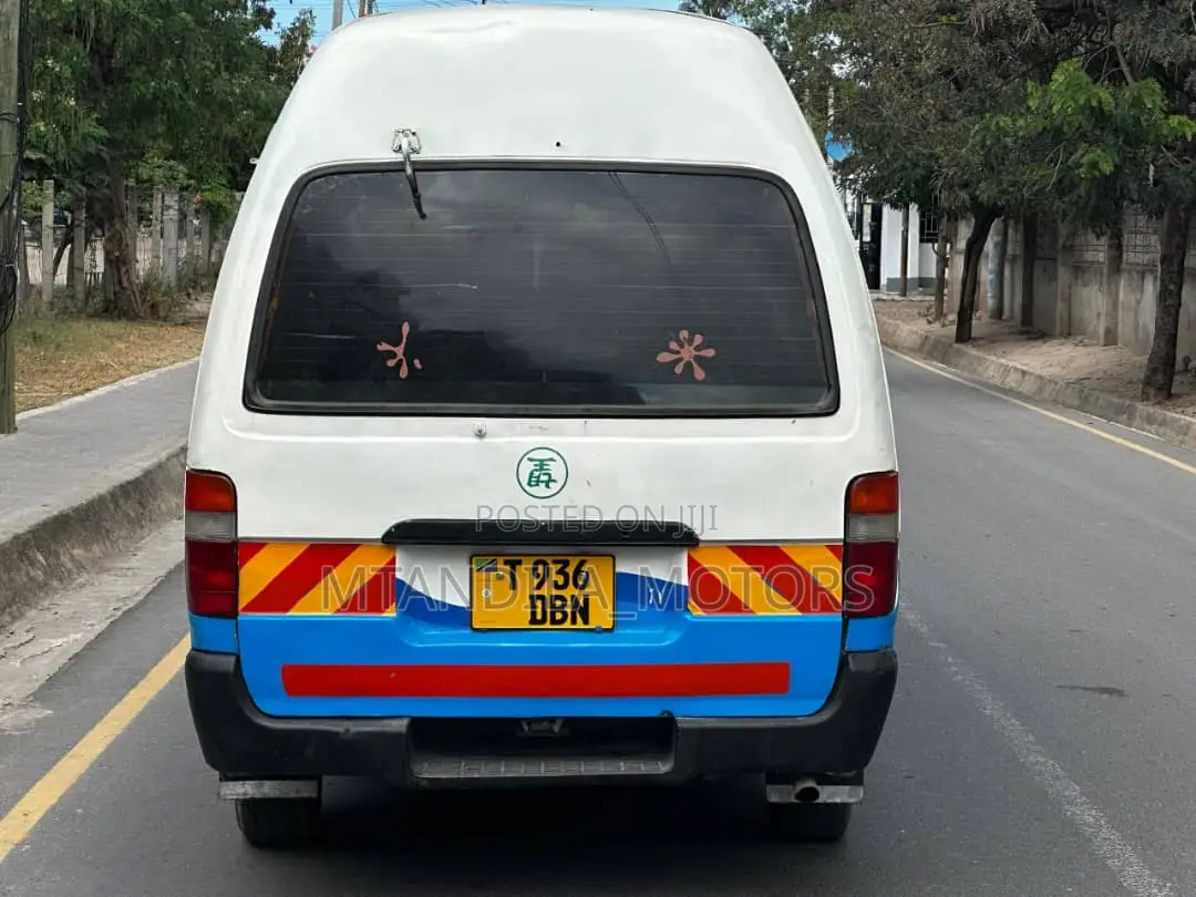 Toyota HiAce 1999 Green