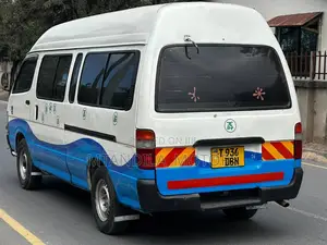 Toyota HiAce 1999 Green