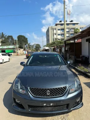 Toyota Crown 2010 White