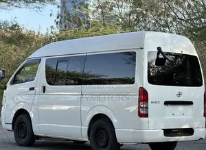 Toyota HiAce 2006 White