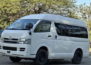 Toyota HiAce 2006 White