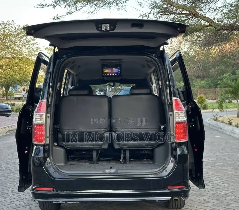 Toyota Noah 2009 Black