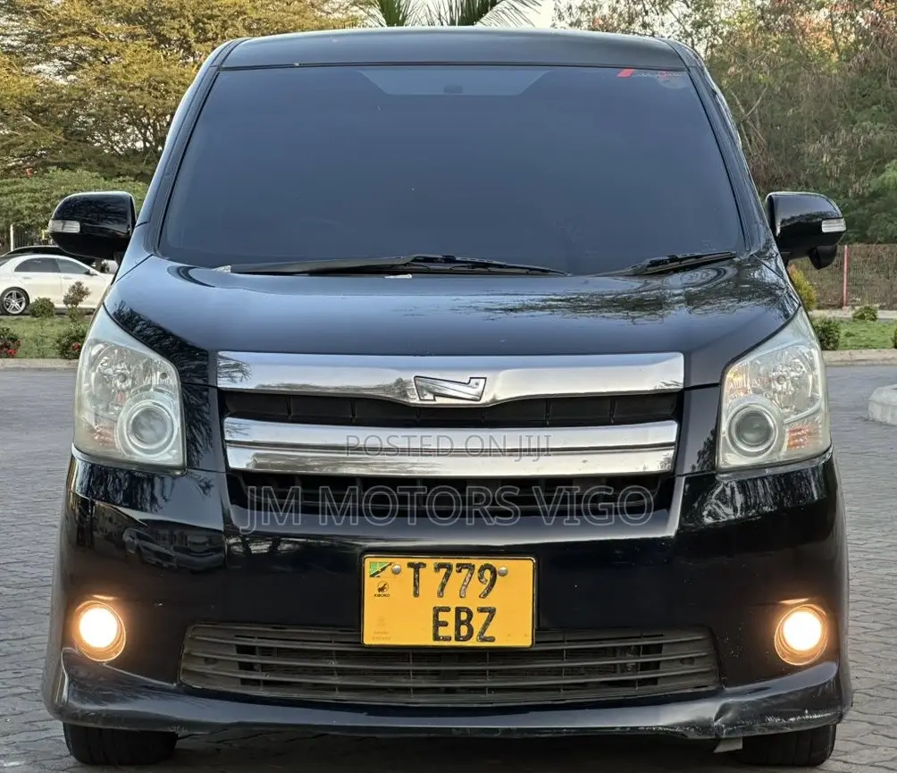 Toyota Noah 2009 Black