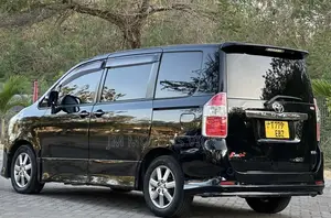 Toyota Noah 2009 Black