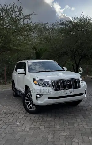 Toyota Land Cruiser Prado 2.7 2023 White