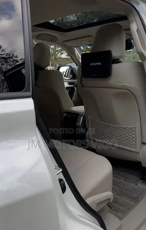 Toyota Land Cruiser Prado 2.7 2023 White