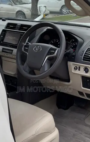 Toyota Land Cruiser Prado 2.7 2023 White