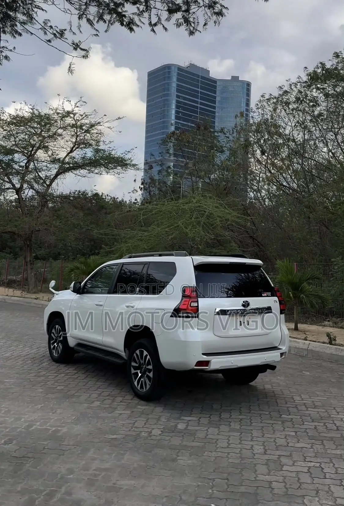 Toyota Land Cruiser Prado 2.7 2023 White