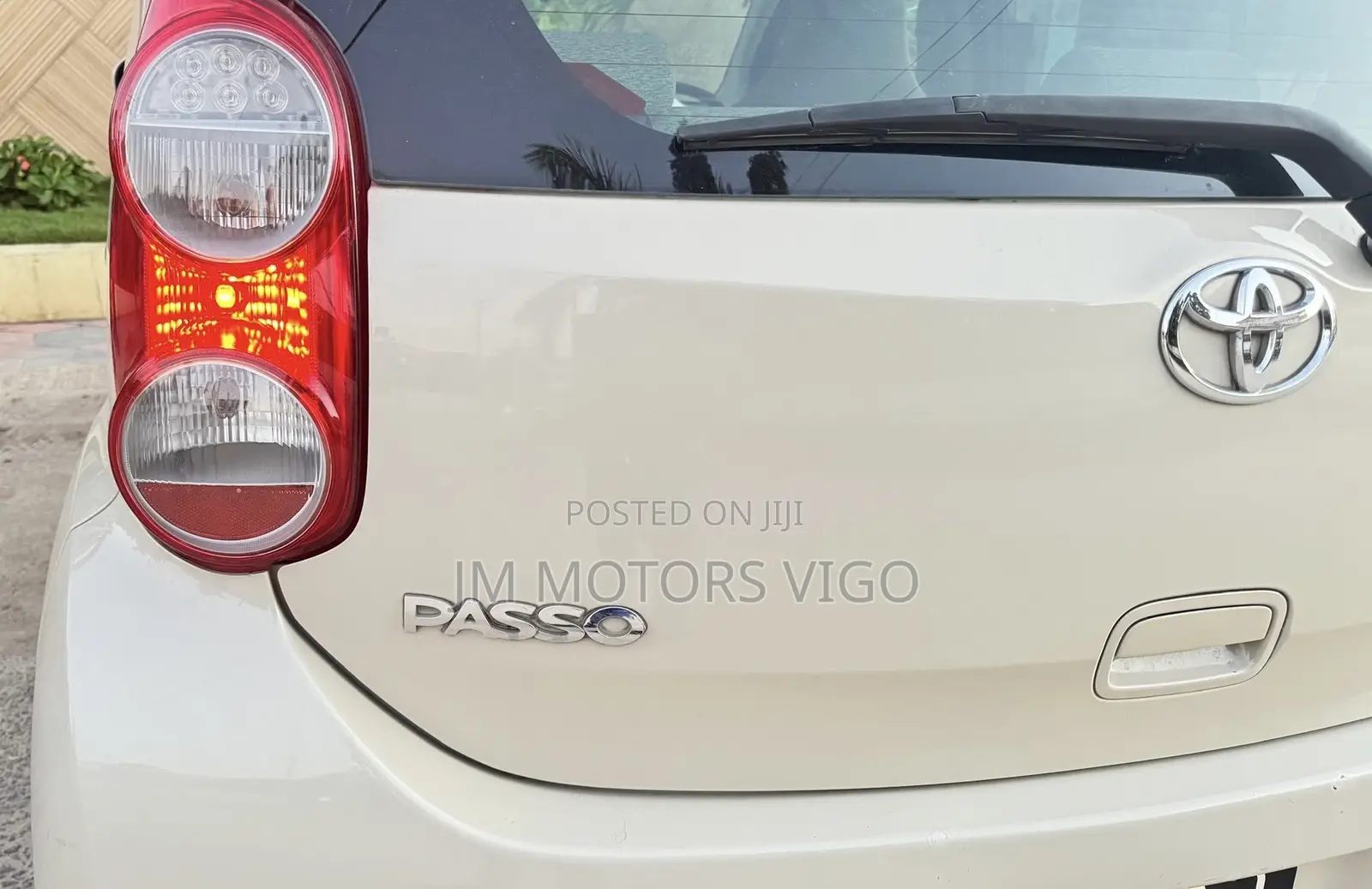 Toyota Passo 2011 Beige
