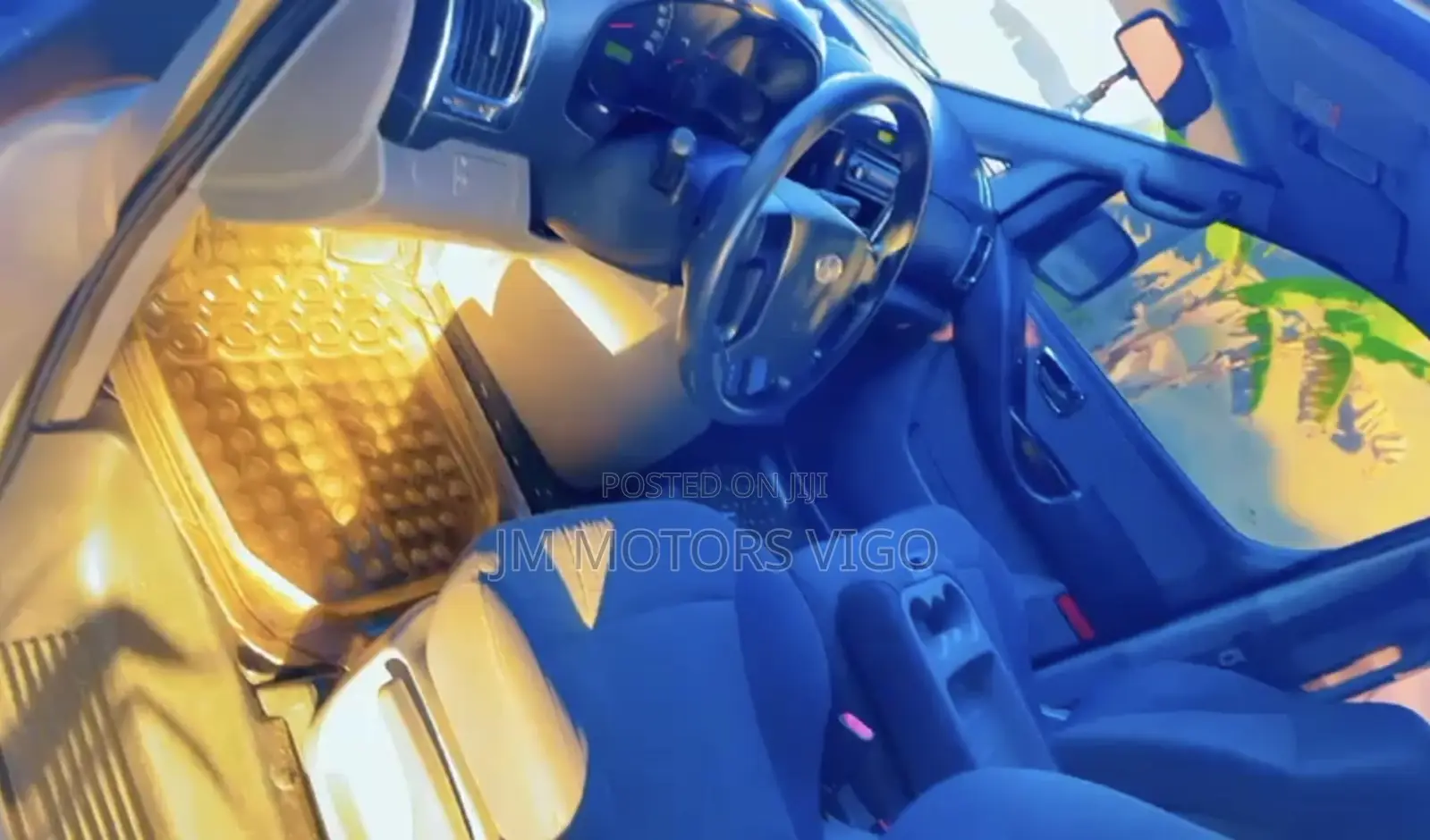 Hyundai H1 2005 Gold