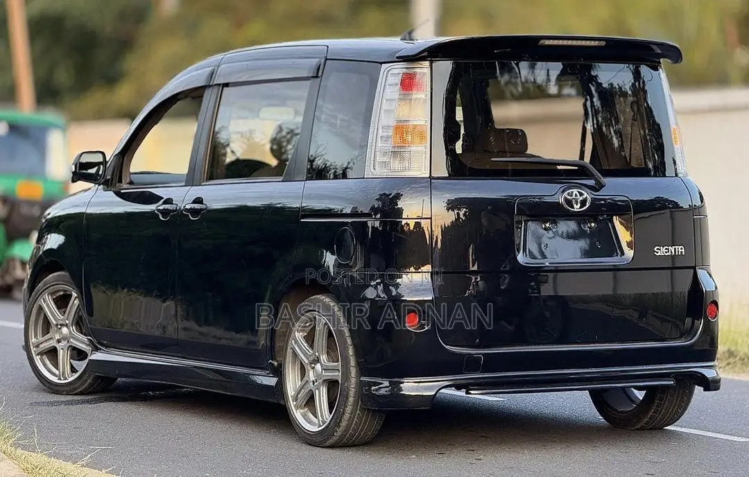 Toyota Sienta 1.5 FWD 2005 Black