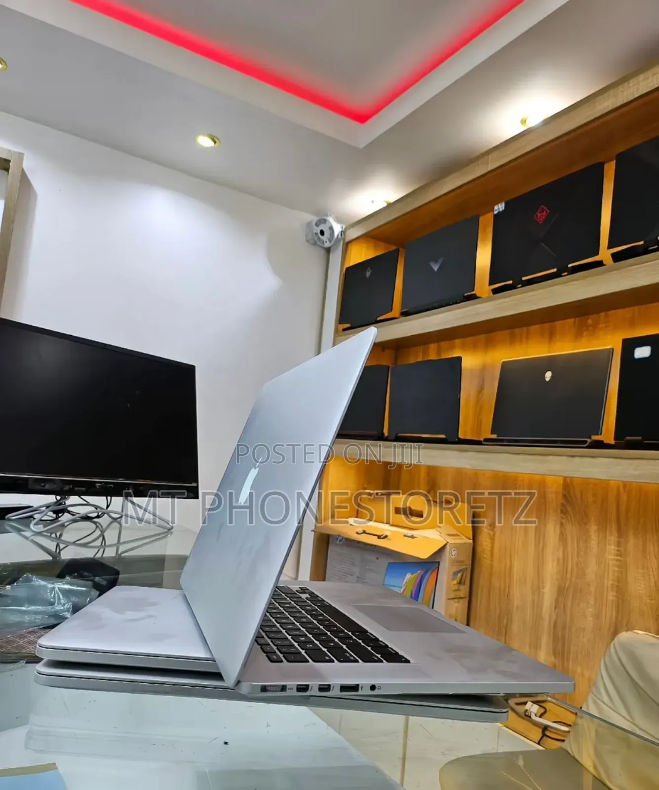Laptop Apple MacBook Pro 2015 8GB Intel Core I5 SSD 256GB
