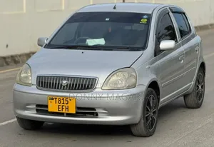 Toyota Vitz 2002 Silver