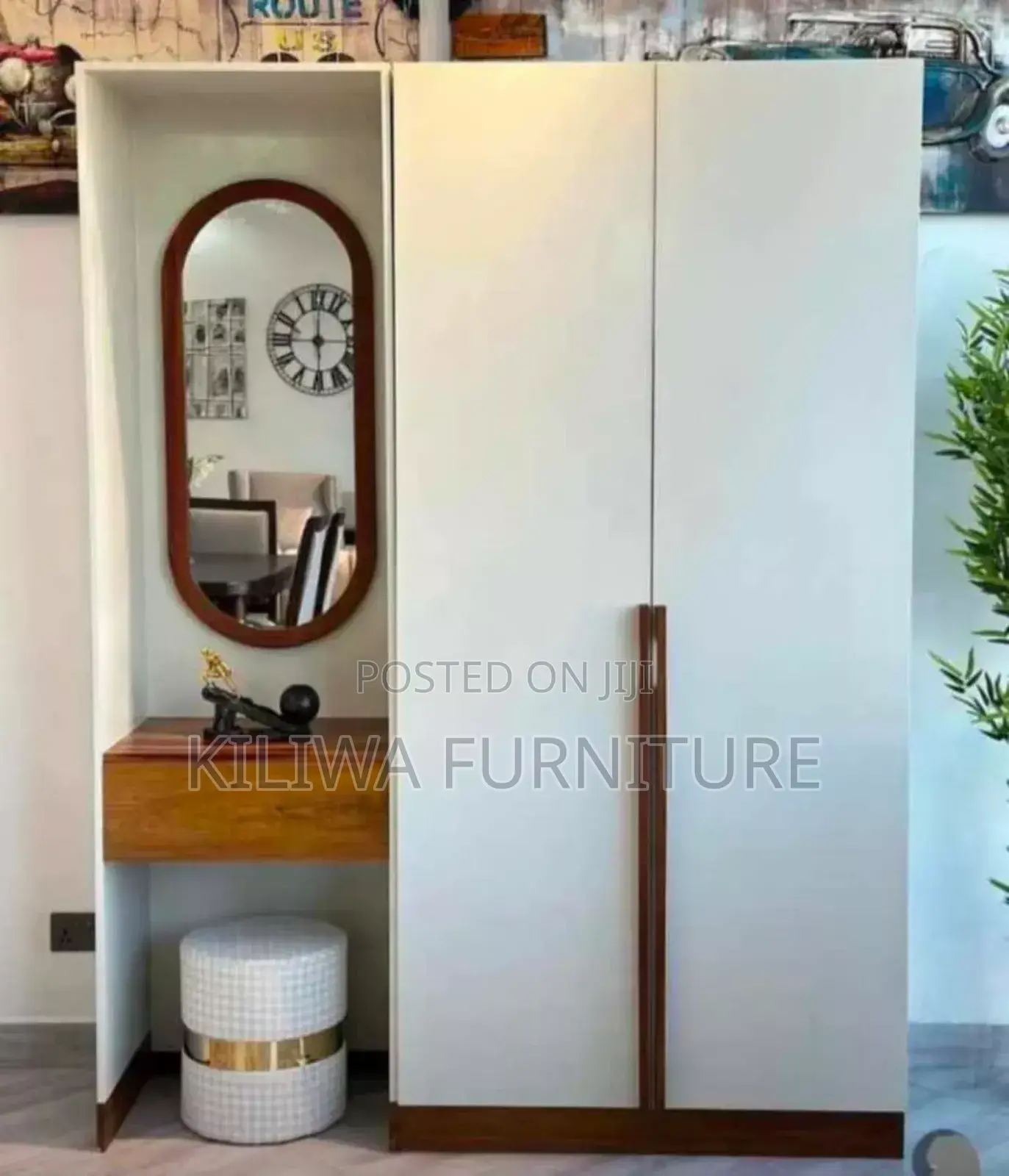 Simple Dressing Table With Wardrobes