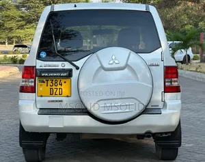 Mitsubishi Pajero 2004 White