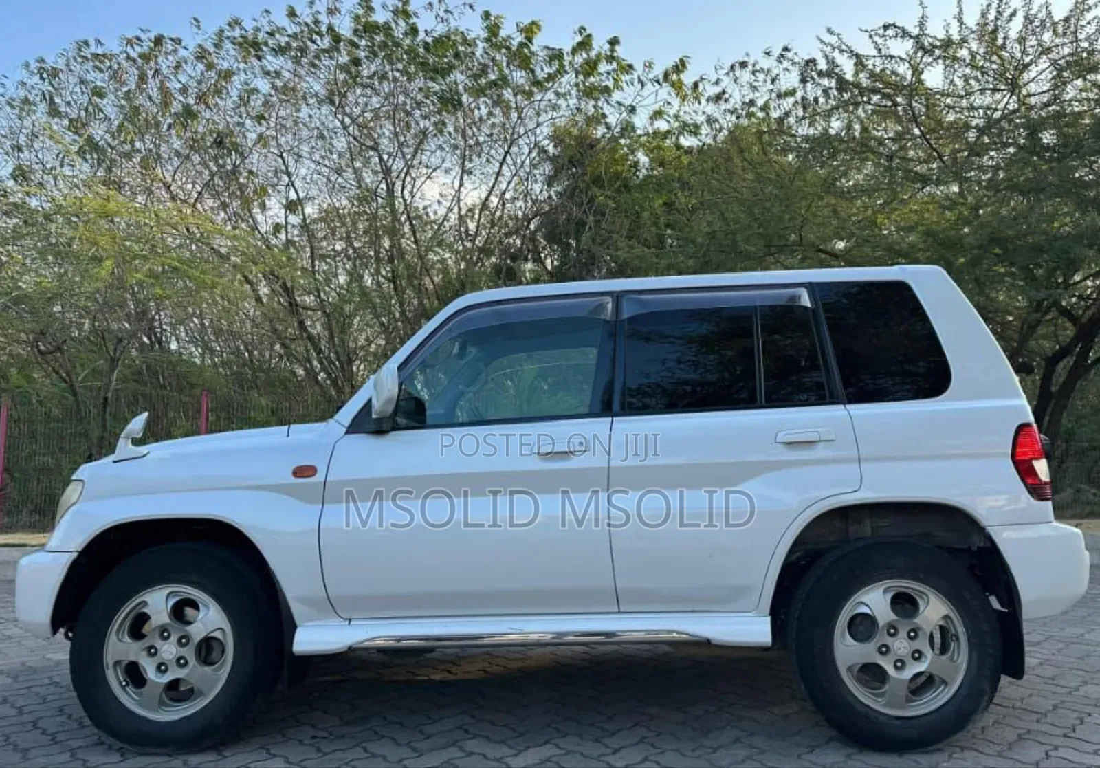 Mitsubishi Pajero 2004 White