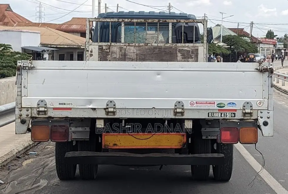 Mitsubishi Fuso Longbase 4 Tonnes 6d17 Unregistered Mpya.