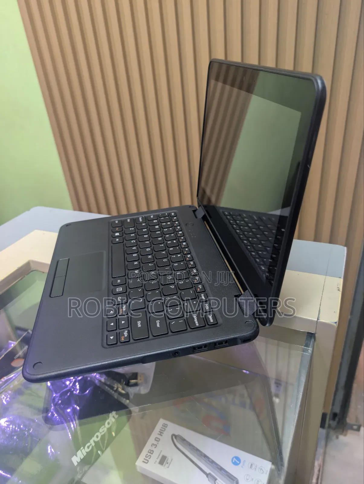 Laptop Lenovo 300e 4GB Intel SSD 128GB