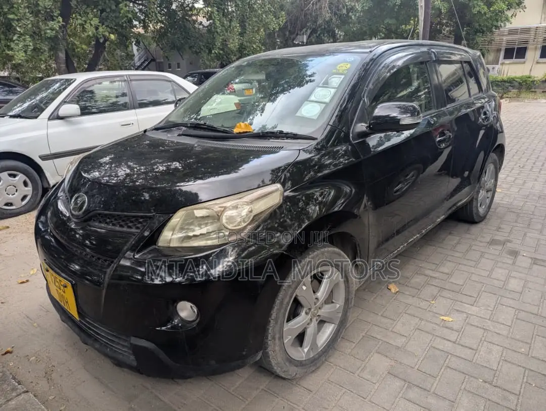 Toyota IST 2010 Black