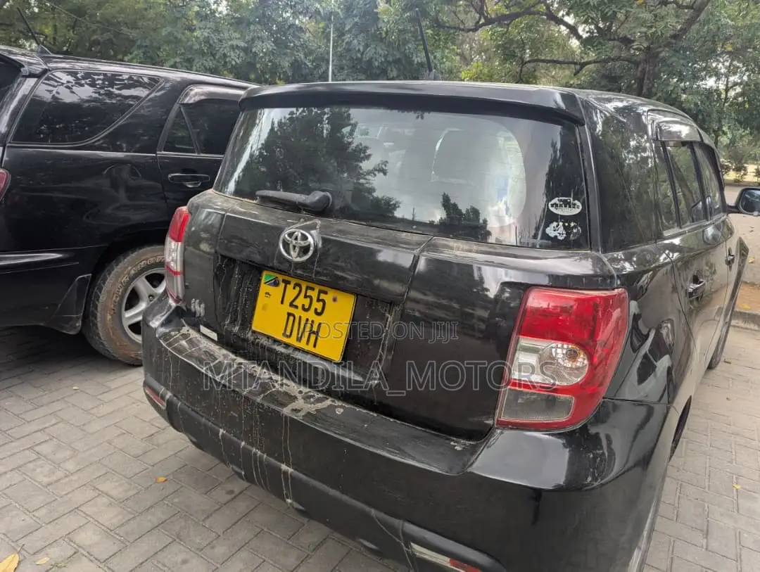 Toyota IST 2010 Black
