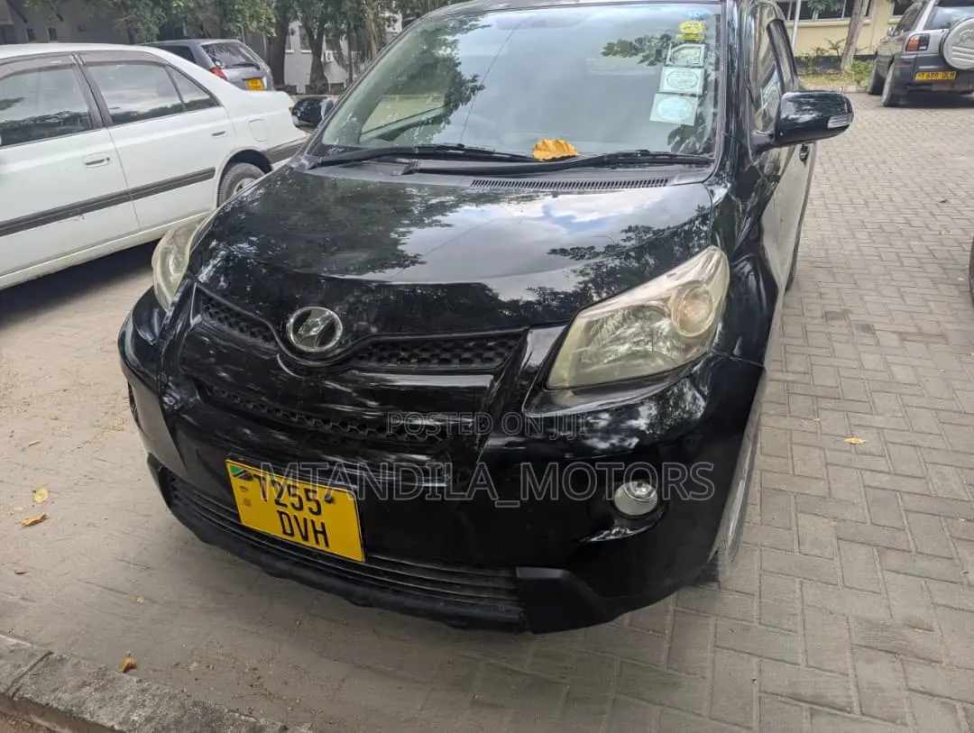 Toyota IST 2010 Black