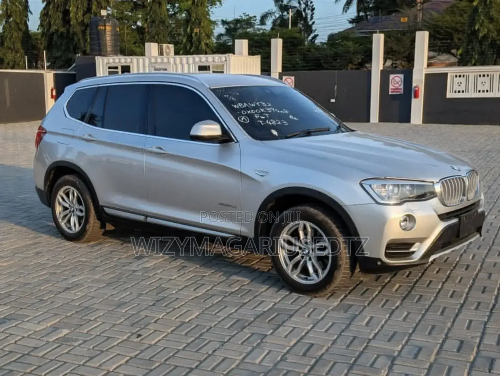 BMW X3 xDrive28i 4dr SUV AWD (2.0L 4cyl Turbo 8A) 2014 Beige