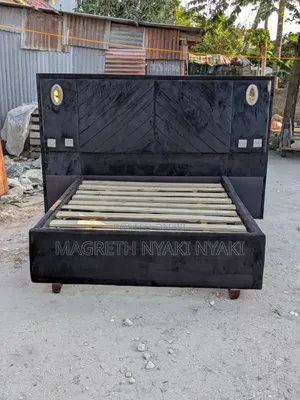 Nauza Kitanda Cha Bed Size 5/6 Kimetumika