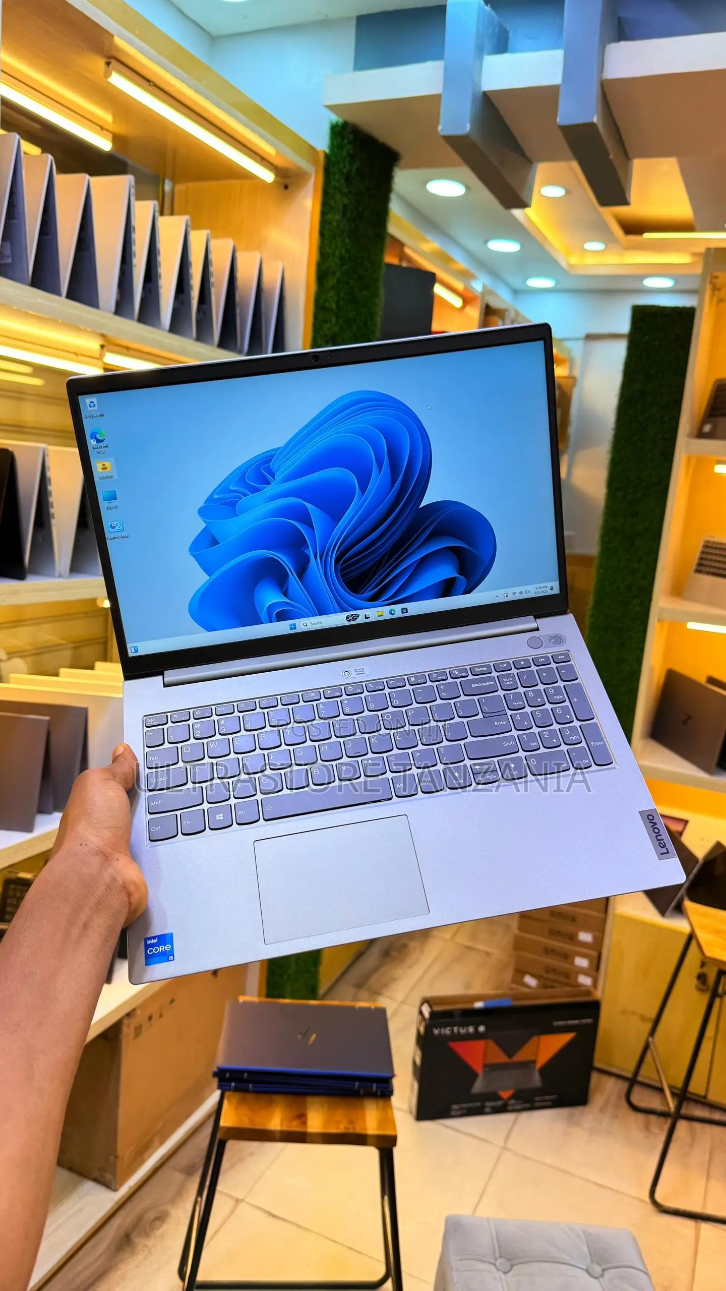 New Laptop Lenovo ThinkBook 15 8GB Intel Core I5 SSD 256GB