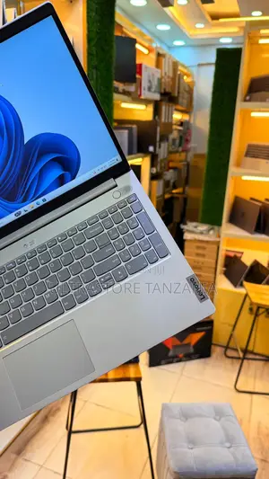 New Laptop Lenovo ThinkBook 15 8GB Intel Core I5 SSD 256GB