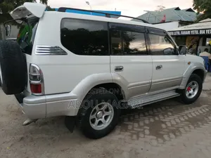 Toyota Land Cruiser 2003 Off white