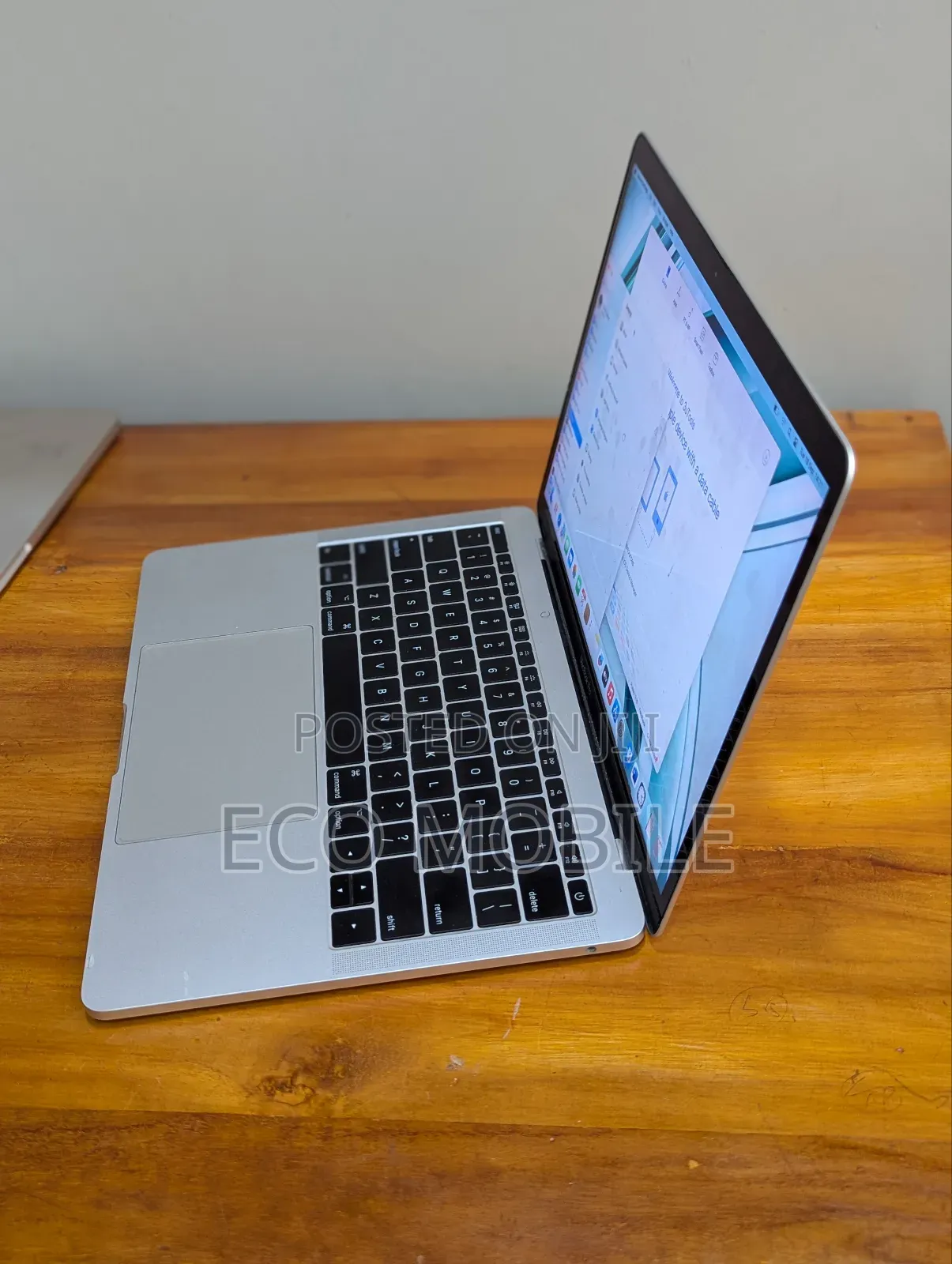 Laptop Apple MacBook Pro 2017 8GB Intel Core I5 SSD 256GB