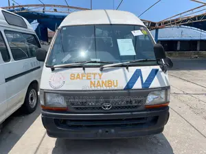 Toyota HiAce 1999 White