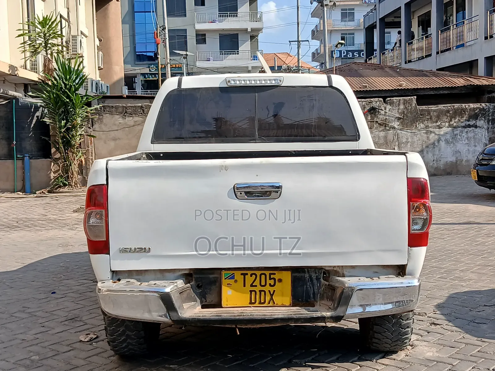 Isuzu D-MAX 2011 White