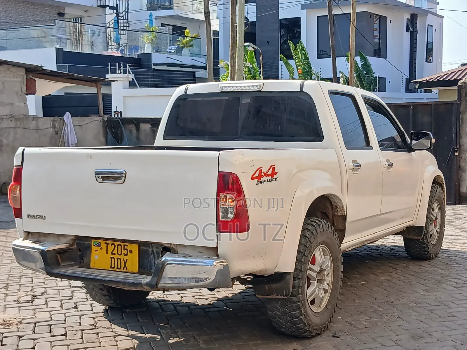 Isuzu D-MAX 2011 White
